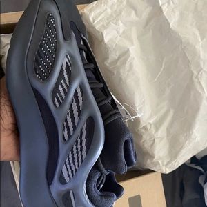 Yeezy 700 v3 “alpha”